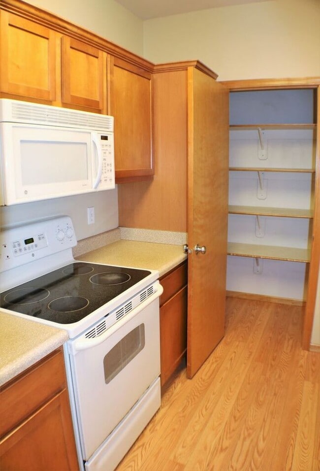 Building Photo - $1,225 | 2 Bedroom, 2 Bathroom Condo | Pet Negotiable | Sublease* | Available for June 1st, 2026 ...