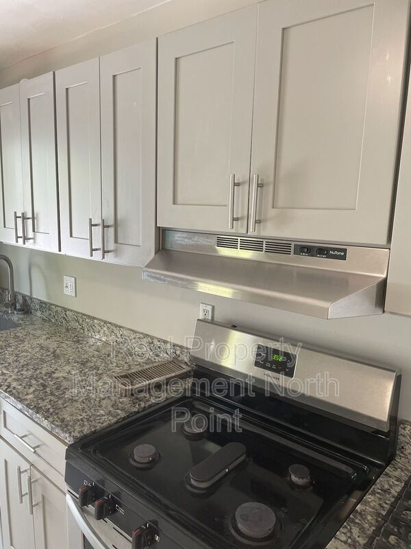 Primary Photo - 456 Birney St NE