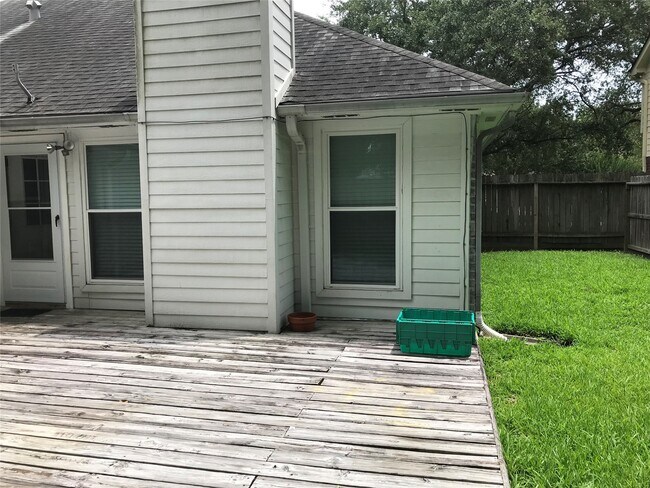 Building Photo - 2318 Pheasant Creek Dr