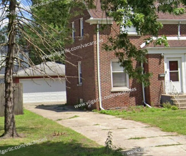 Building Photo - 8137-8137 Hohman Ave