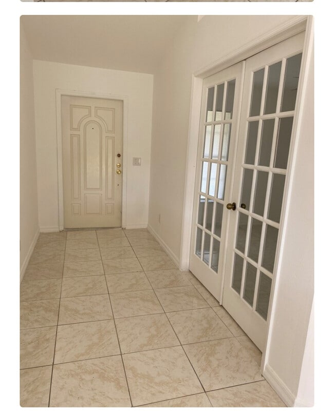 Building Photo - 2813 3rd St SW