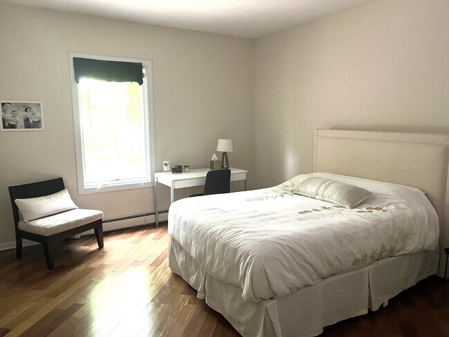 Building Photo - 565 Juneberry Rd