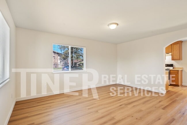 Building Photo - 5710 Cypress Ave