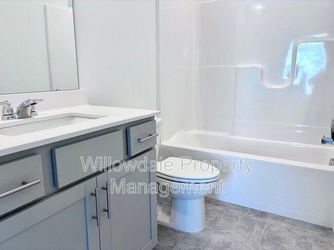 Building Photo - 2300 Oakwood Mdws Ct