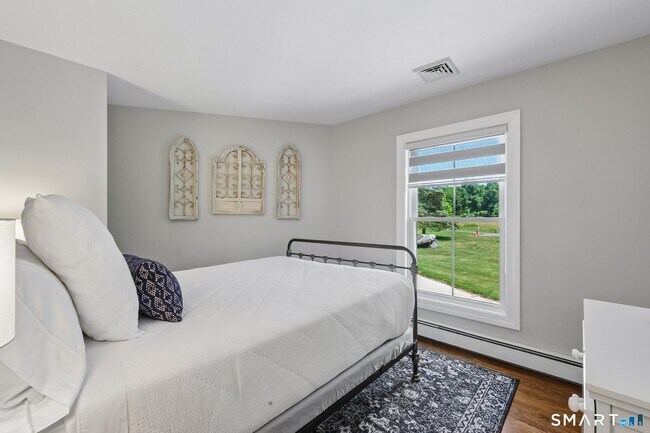 Building Photo - 687 Richies Way
