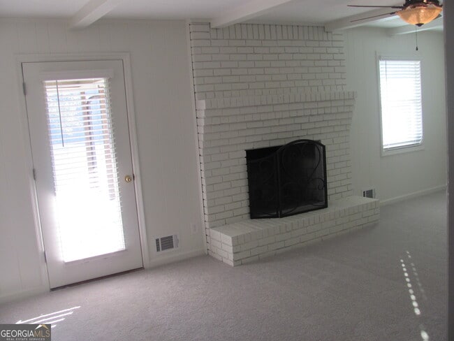 Building Photo - 3415 Macland Rd