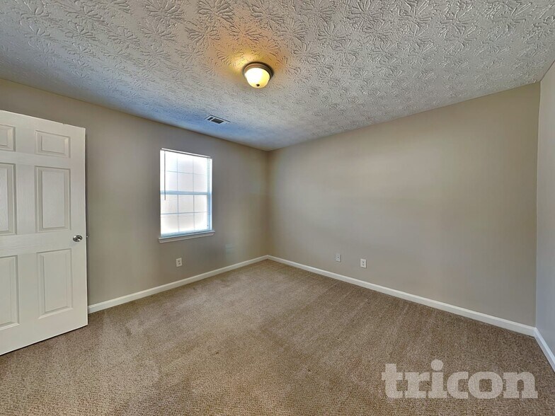 Building Photo - 160 Brighton Dr