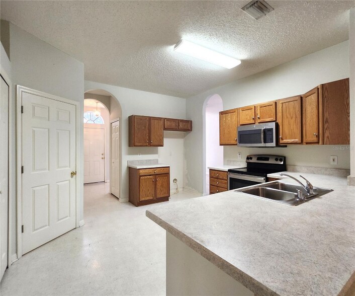 Building Photo - 10232 Grant Creek Dr