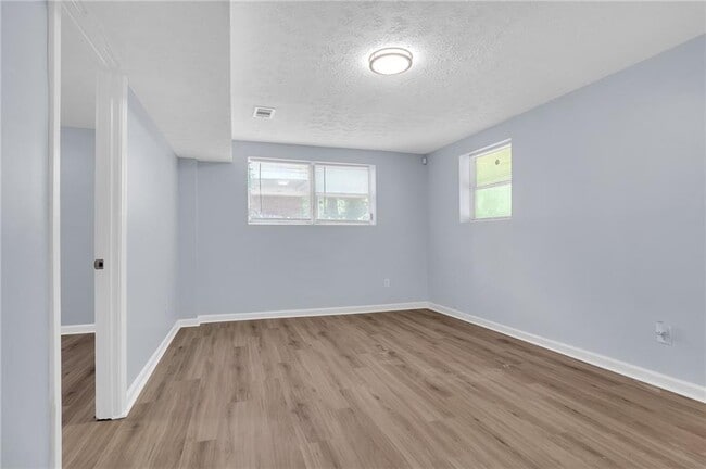 Building Photo - 2496 Shiloh Dr