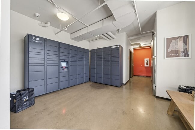 Building Photo - 1900 12th Ave S