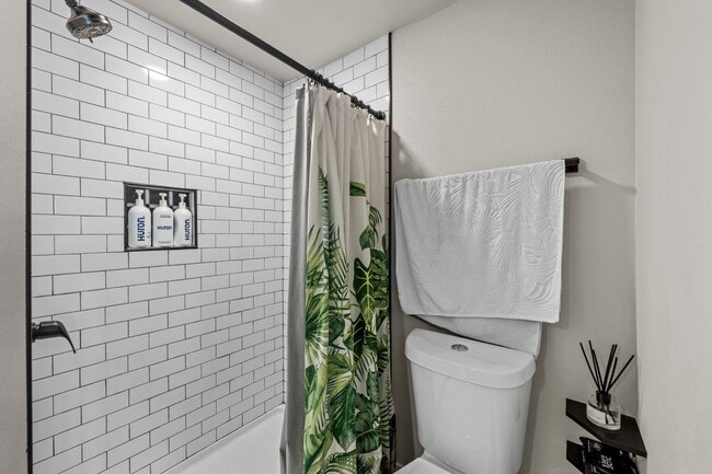 Building Photo - Gorgeous furnished 3 Bed bungalow in Berkeley!