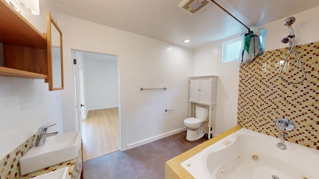 Building Photo - Elegant & Updated 2BR / 1BA Apartment with Beautiful City Views — Corona Heights