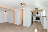 Building Photo - Fantastic 1 bedroom 1 bathroom condo in Queen Anne- Available NOW!