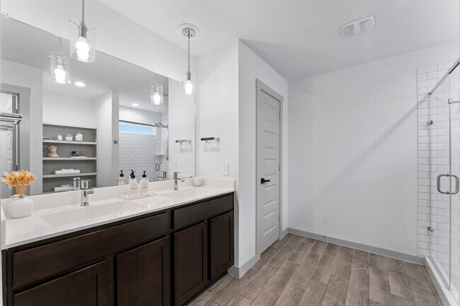 Building Photo - 13220 Lago Acero
