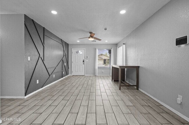 Building Photo - 12732 Roberto Nunez Ln