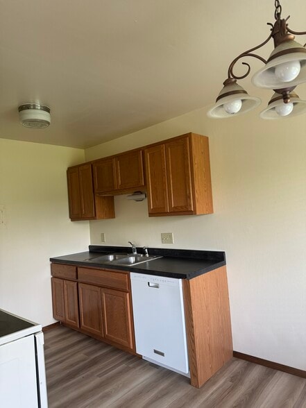 Building Photo - 3737 E Karstens Dr