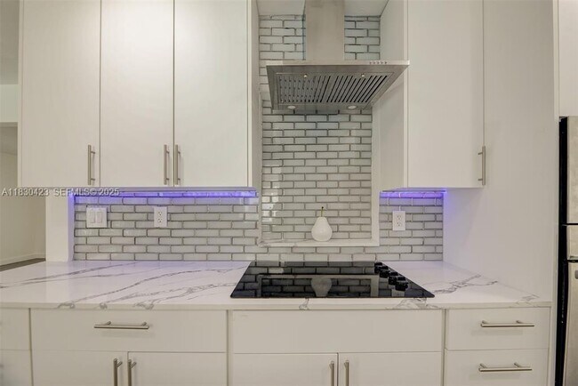 Building Photo - 638 SW 5th Ave