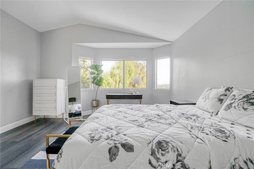 Building Photo - 7224 Bouquet Dr