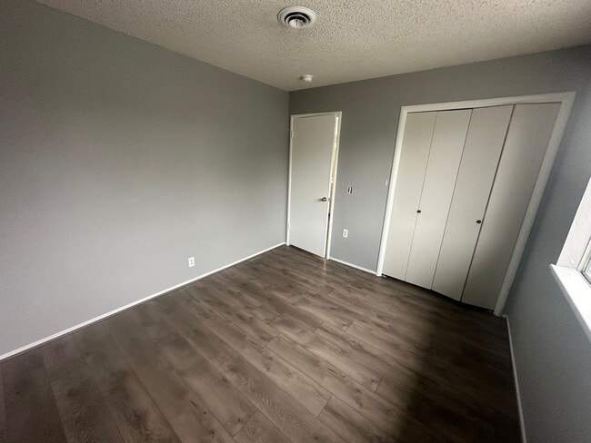 Building Photo - Water, Sewer, Garbage paid