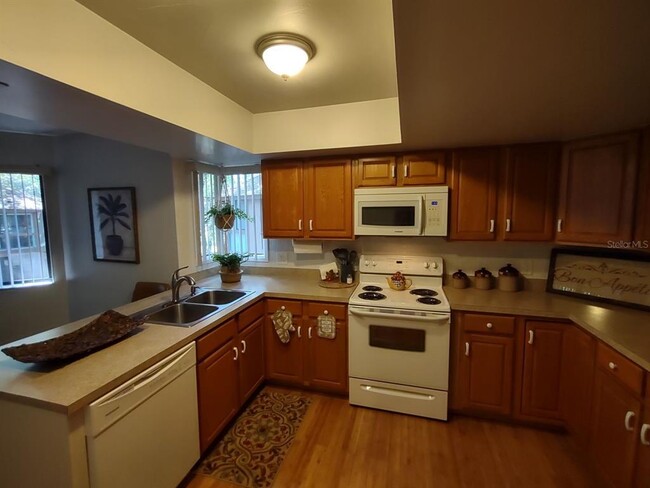 Building Photo - 16 Pinehurst Pl