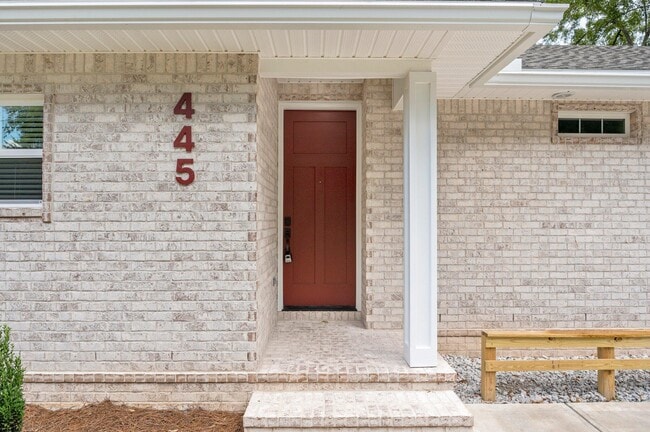 Building Photo - 445 Cobb Ave E