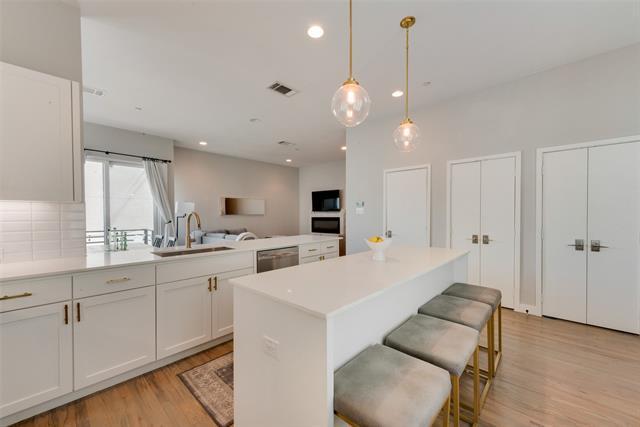 Building Photo - 2107 Bennett Ave