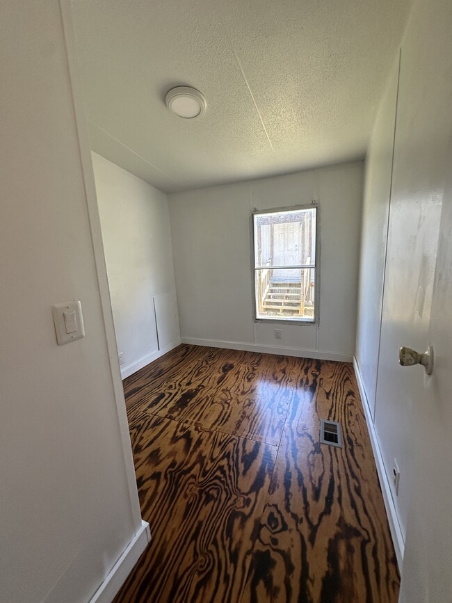 Building Photo - 7150 Seward Cir