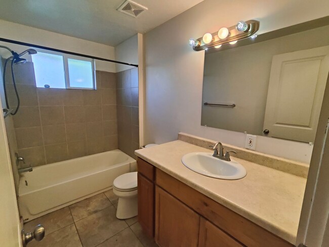 Building Photo - 784-794 S 450 W