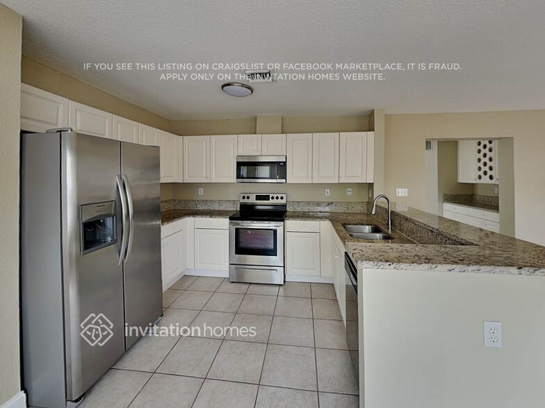 Building Photo - 9229 SW 157th Ct