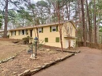 Building Photo - Newly Renovated Home For Rent