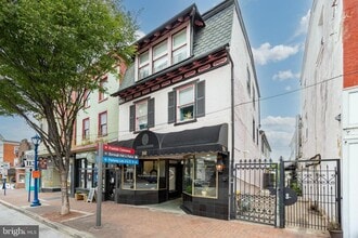 Building Photo - 241 Bridge St