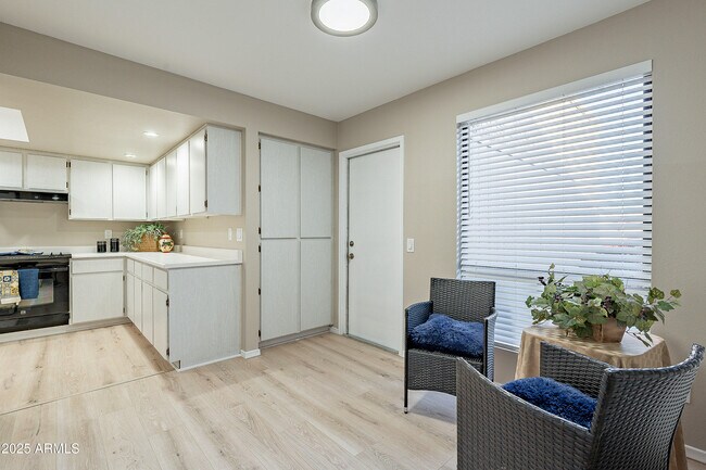 Building Photo - 25822 S Boxwood Dr