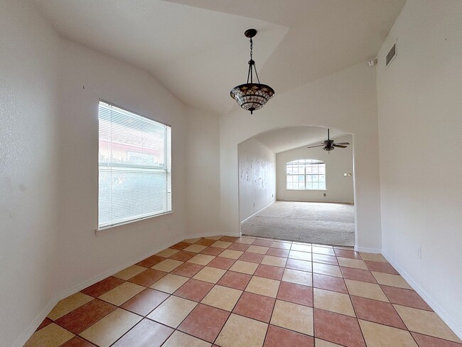 Building Photo - East El Paso 3 bed Refrig A/C