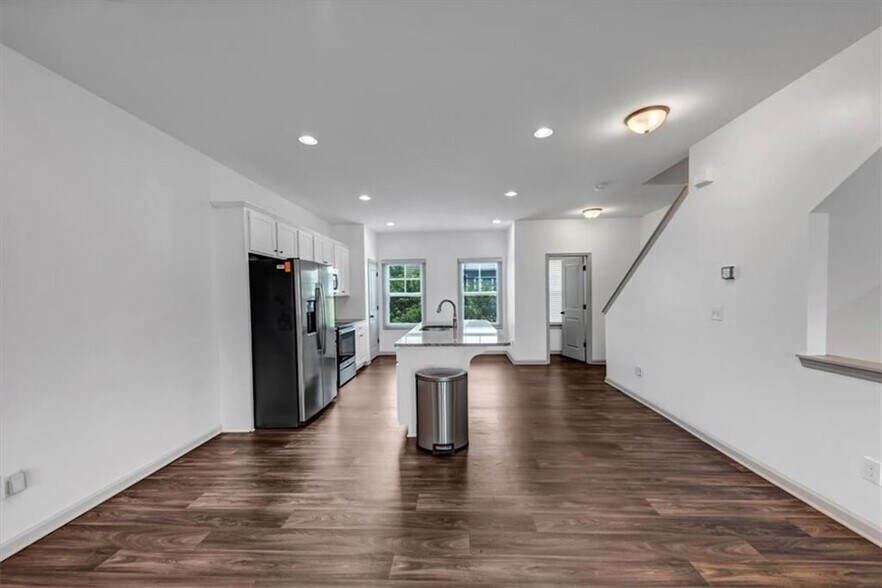 Building Photo - 3643 Princeton Ave