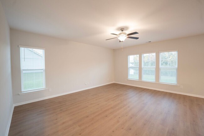 Building Photo - Coming Available!