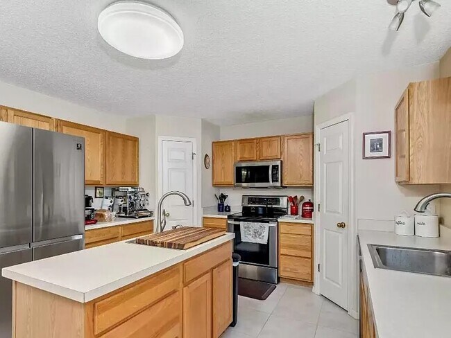 Building Photo - 3371 Hickory Leaf Ct