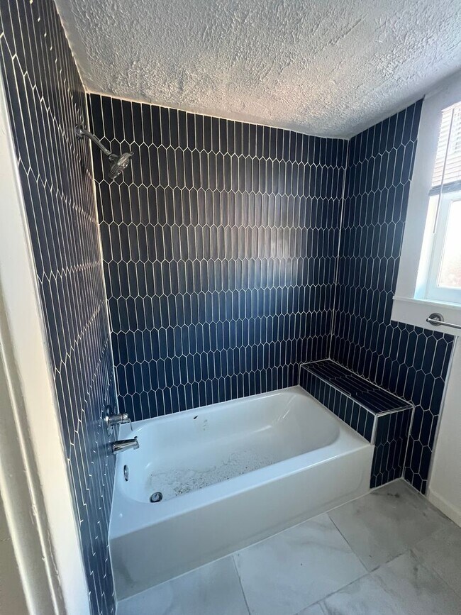 Building Photo - 425 Gibson Ave