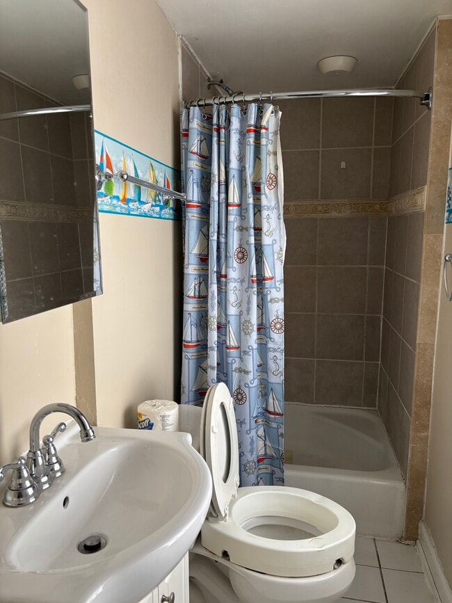 Building Photo - 556 Hartmann Ln