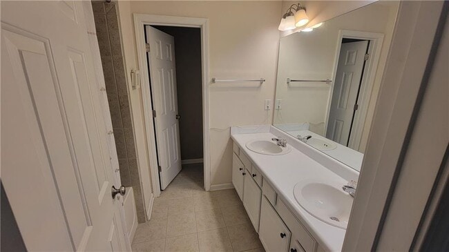 Building Photo - 3701 Postwaite Cir NW