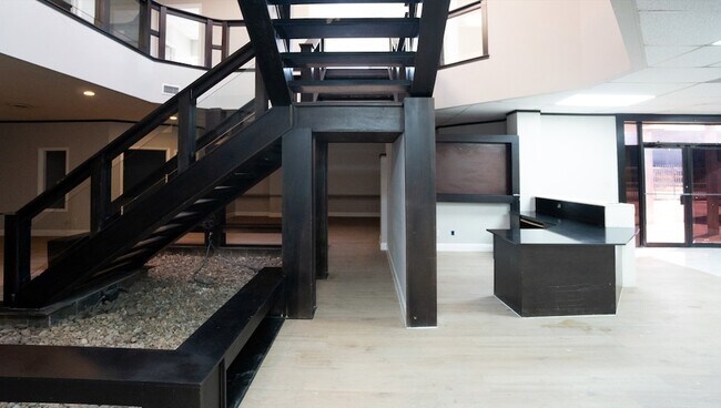 Building Photo - 9220 Rasmus Dr