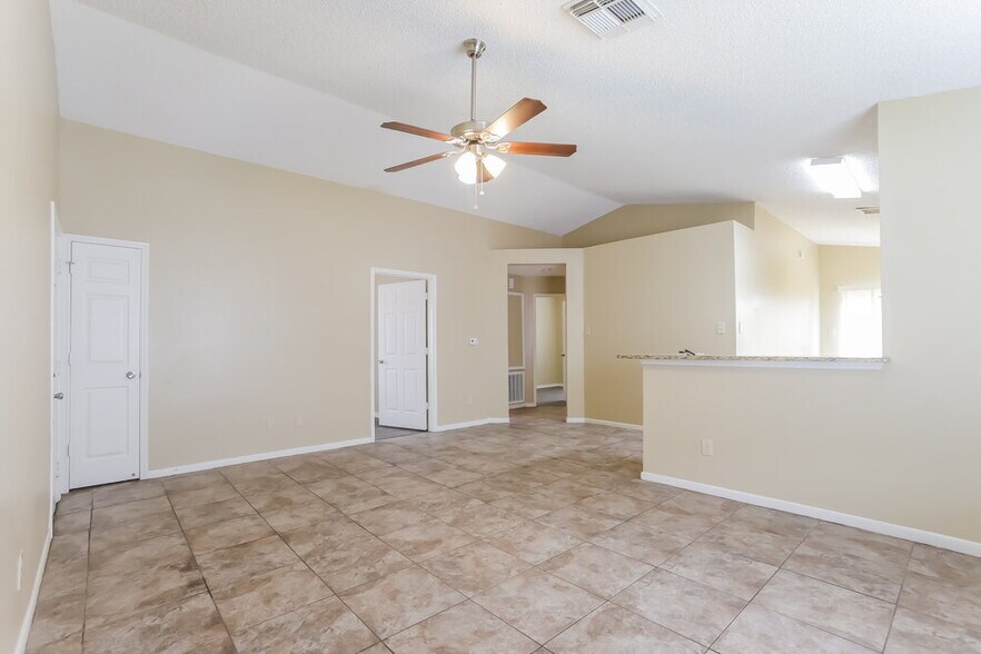 Building Photo - 7706 Ellis Dr