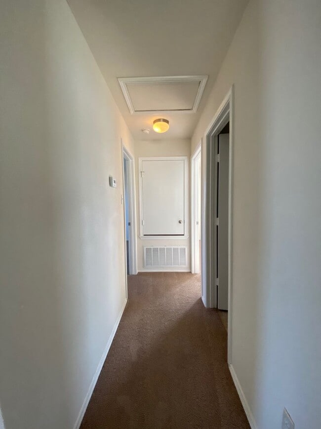Building Photo - Need space? Huge 2 story home in Trimmier Estates!