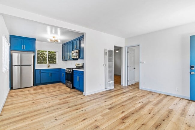 Interior Photo - 1078 E 7th Street