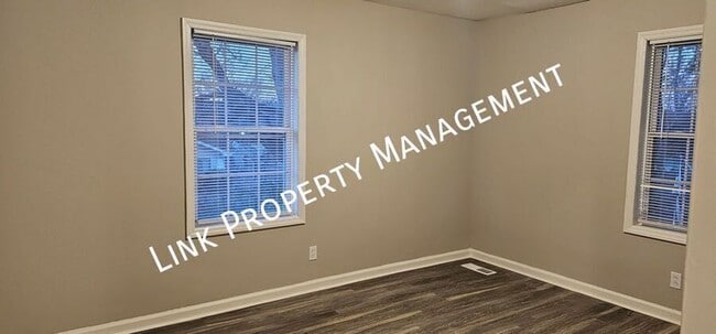 Building Photo - 2310 N Chamberlain Ave