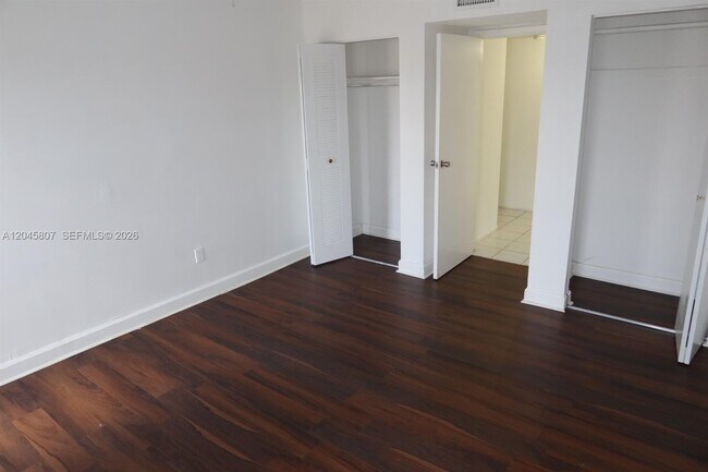 Building Photo - 4848 NW 24th Ct