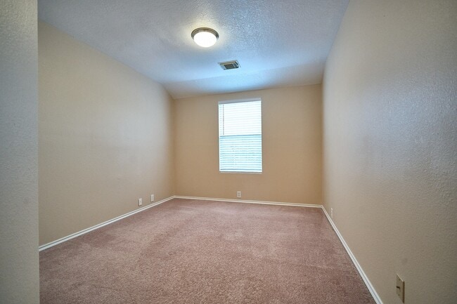 Building Photo - 18814 Sandelford Dr