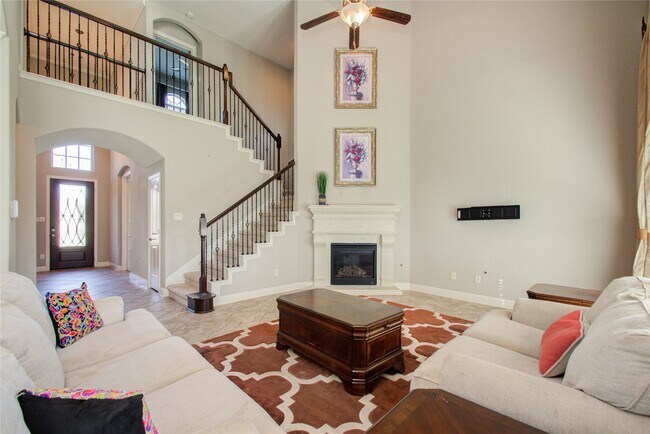 Building Photo - 13123 Hazelwood Hollow Dr