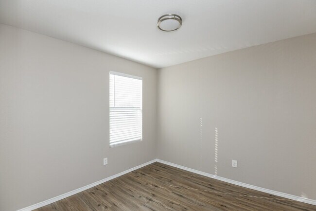 Building Photo - 6937 Brookglen Ln