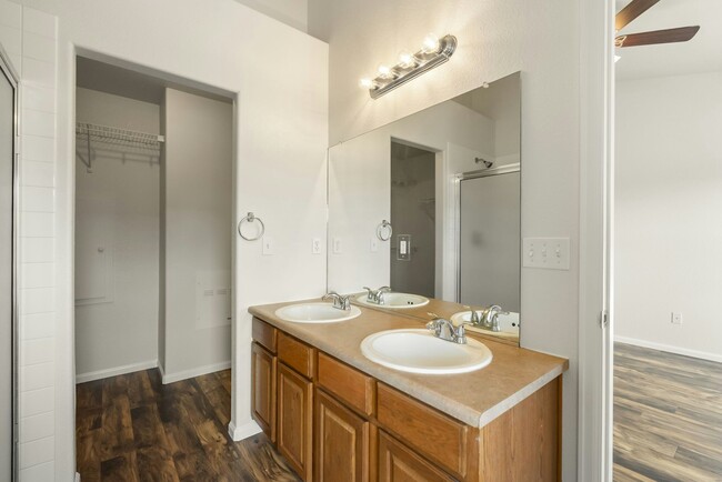 Building Photo - 2569 Shannara Grv