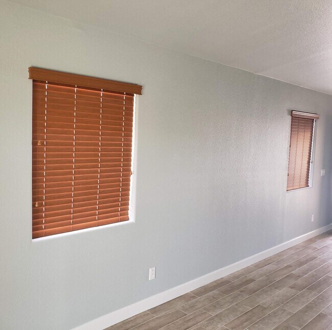 Building Photo - 13677 W Ocotillo Ln